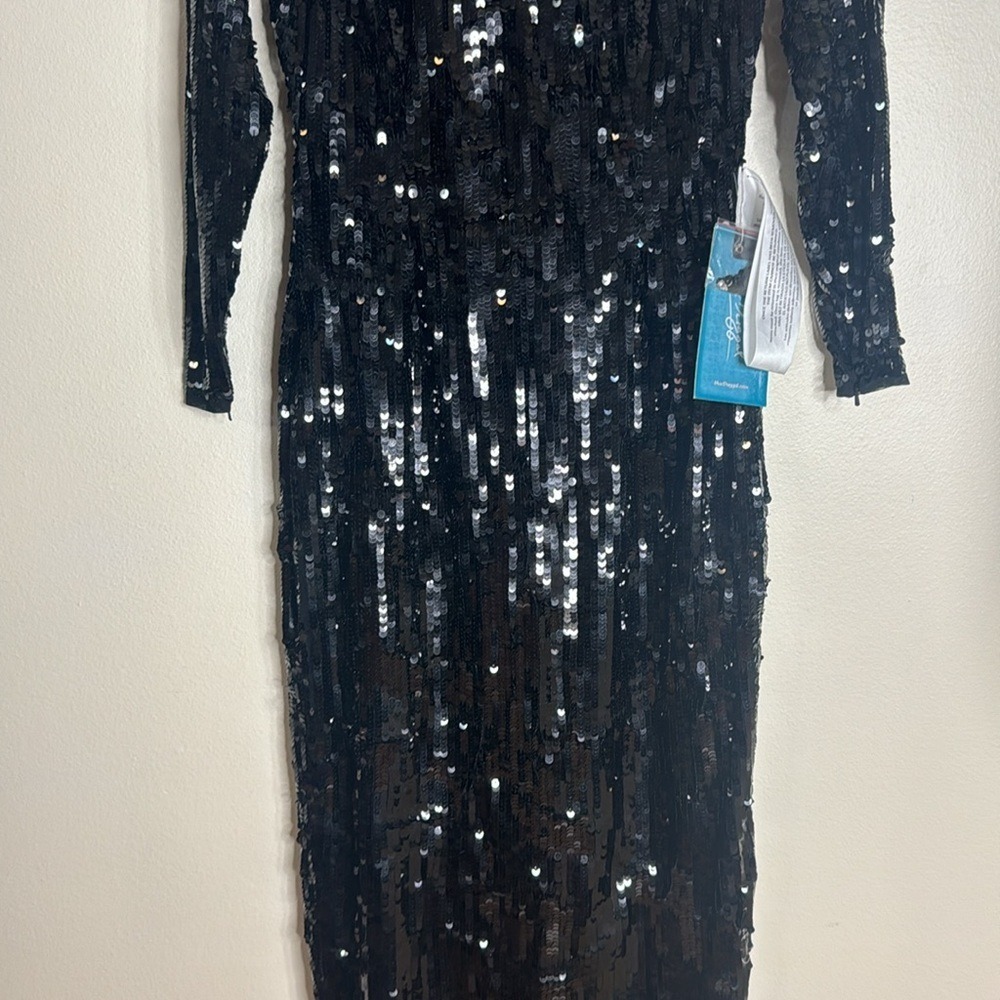 Mac Duggal Sequined Embellished Collar Gown in Black Green size 6 style 93613 - Picture 5 of 16